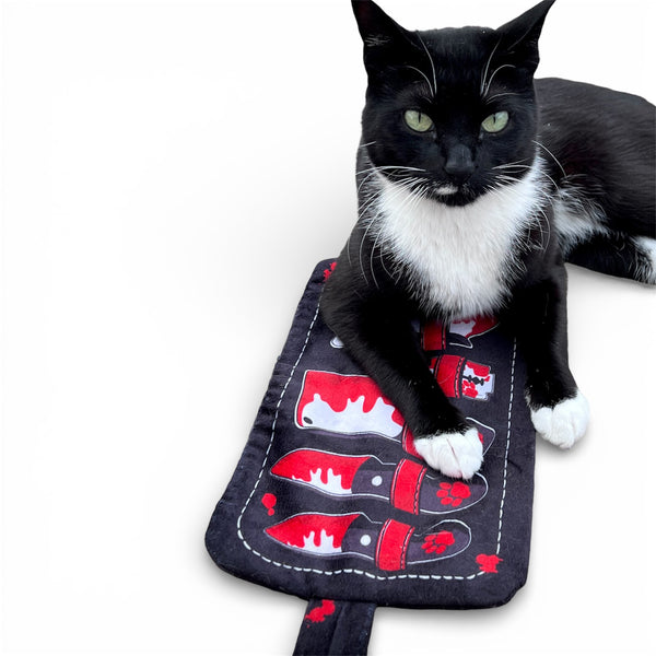 Bloody Knife® Roll Refillable Catnip Mat